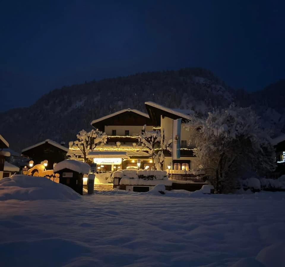 Hotel Almrausch 雷特温克尔 外观 照片